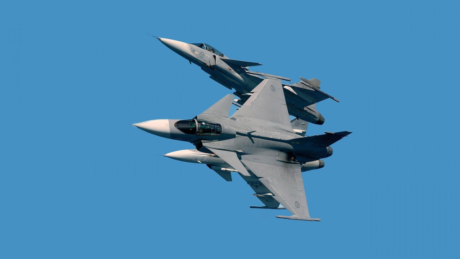 葡萄牙骑手玛丽亚·卡埃塔诺在2024年葡萄牙盛装舞步锦标赛中以“Hit Plus”马匹获得个人赛第四名，展现坚韧精神。