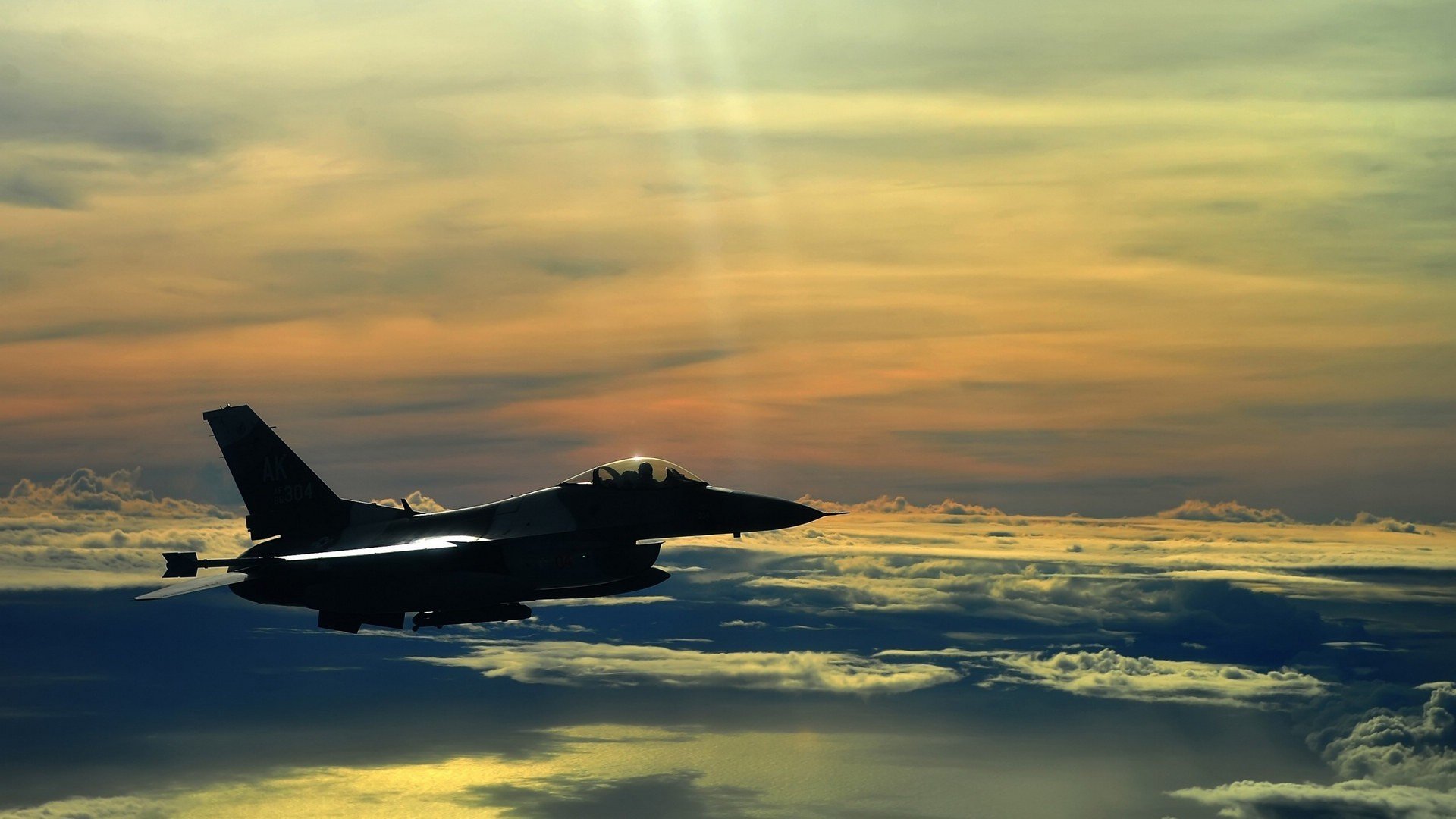 高校篮球联赛影响力逐步扩大，大学生体育热情高涨，大学篮球赛事