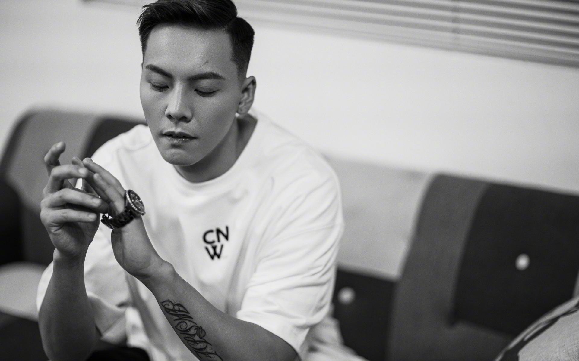 球队青年球员崭露头角,成为关键先生,青年队足球