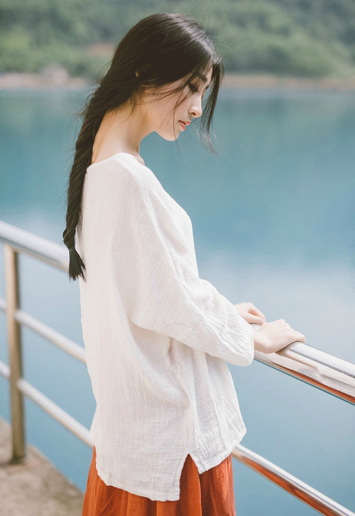 球迷新生态：虚拟偶像与粉丝互动的新路径，虚拟偶像粉丝经济