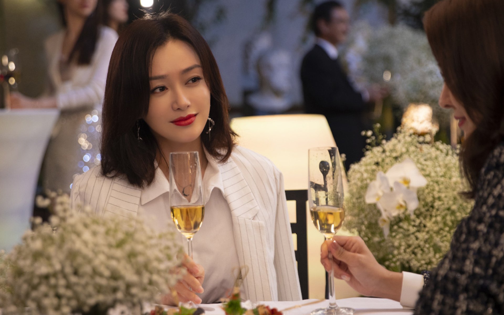 “拳台激战，四川省体育馆见证新拳王诞生！”