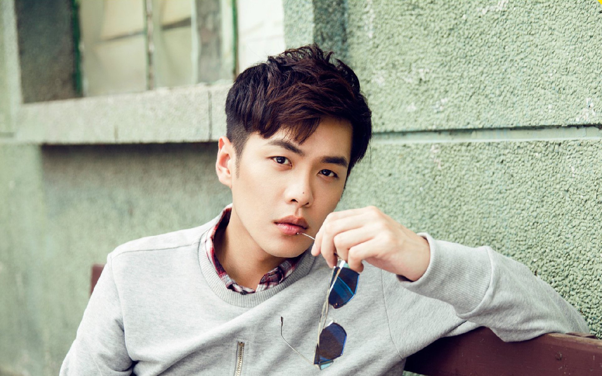 荷兰国家队新星崭露头角，被寄予厚望